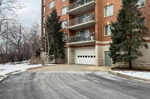 390 S Western Ave, Des Plaines, IL 60016 - Photo 3