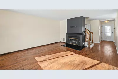 1678 Groton Court #1678, Wheaton, IL 60189 - Photo 5