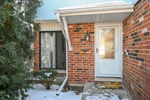 1678 Groton Ct, Wheaton, IL 60189 - Photo 3