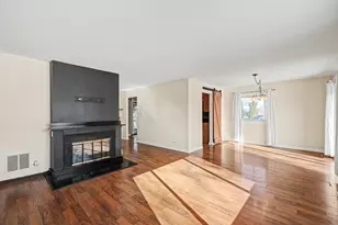 1678 Groton Ct, Wheaton, IL 60189 - Photo 5