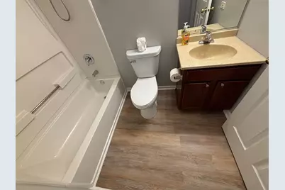 1313 N Red Oak Circle #4, Round Lake Beach, IL 60073 - Photo 5