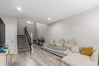 520 Silverton Drive, Grayslake, IL 60030 - Photo 5