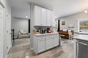 520 Silverton Dr, Grayslake, IL 60030 - Photo 9