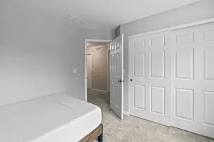 520 Silverton Dr, Grayslake, IL 60030 - Photo 13