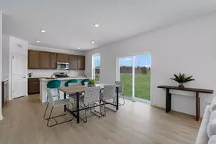 602 Lismore Cir, Elgin, IL 60124 - Photo 3