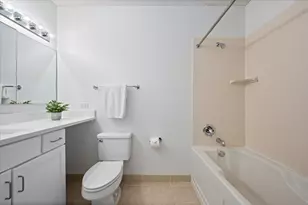 222 N Columbus Dr, Chicago, IL 60601 - Photo 19