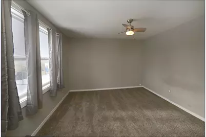 904 1/2 W Marquette Street, Ottawa, IL 61350 - Photo 9