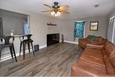 904 1/2 W Marquette Street, Ottawa, IL 61350 - Photo 3