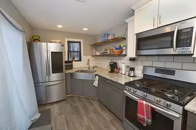 904 1/2 W Marquette Street, Ottawa, IL 61350 - Photo 5