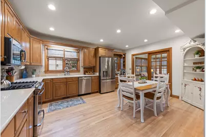 909 S Wheaton Avenue, Wheaton, IL 60189 - Photo 7