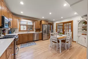 909 S Wheaton Ave, Wheaton, IL 60189 - Photo 7