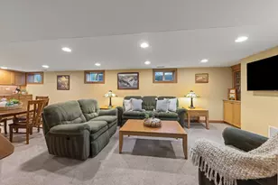 909 S Wheaton Ave, Wheaton, IL 60189 - Photo 25