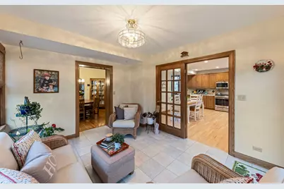 909 S Wheaton Avenue, Wheaton, IL 60189 - Photo 11