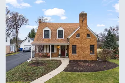 909 S Wheaton Avenue, Wheaton, IL 60189 - Photo 1