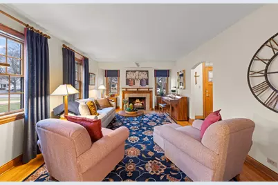 909 S Wheaton Avenue, Wheaton, IL 60189 - Photo 7