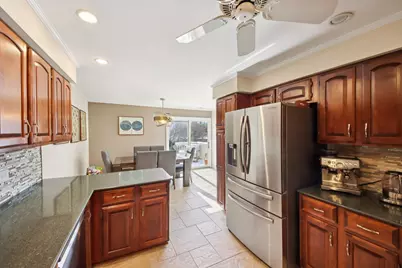 301 E Evergreen Avenue, Mount Prospect, IL 60056 - Photo 15