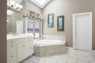 4205 Royal Fox Dr, Saint Charles, IL 60174 - Photo 37