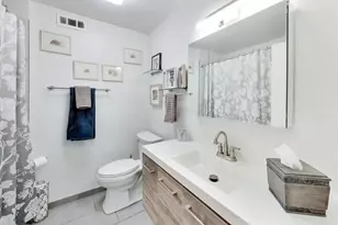 4250 N Marine Dr, Chicago, IL 60613 - Photo 33