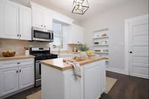 7959 S Saginaw Ave, Chicago, IL 60617 - Photo 13