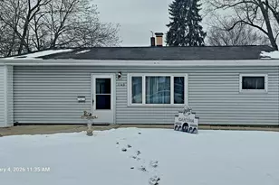 1149 Lafayette St, Aurora, IL 60505 - Photo 3