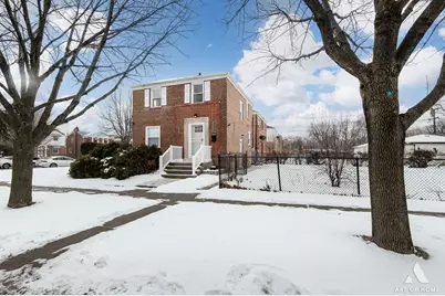 10100 S Luella Avenue, Chicago, IL 60617 - Photo 3