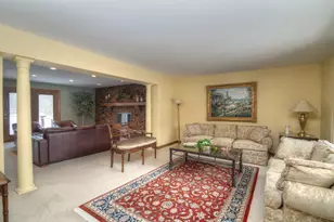 400 Cardinal Dr, Bloomingdale, IL 60108 - Photo 7