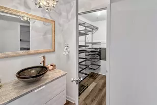 [Address not provided], Chicago, IL 60654 - Photo 3