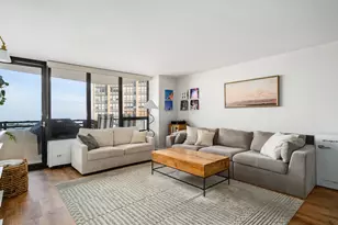 3930 N Pine Grove Ave, Chicago, IL 60613 - Photo 7