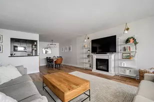 3930 N Pine Grove Ave, Chicago, IL 60613 - Photo 9