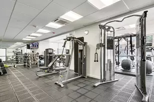 3930 N Pine Grove Ave, Chicago, IL 60613 - Photo 25