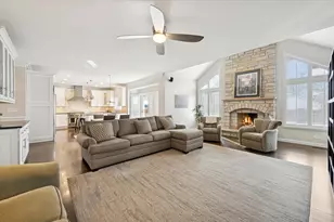 146 N Walnut St, Elmhurst, IL 60126 - Photo 7