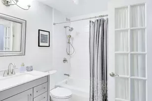 1555 N Sandburg Terrace, Chicago, IL 60610 - Photo 13