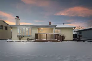 475 E Merle Ln, Wheeling, IL 60090 - Photo 1