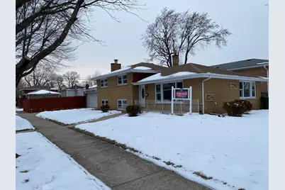 9558 S Sacramento Avenue, Evergreen Park, IL 60805 - Photo 1