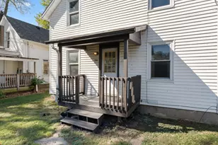 1186 24th St, Moline, IL 61265 - Photo 5