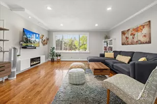 1227 S Old Wilke Rd, Arlington Heights, IL 60005 - Photo 9