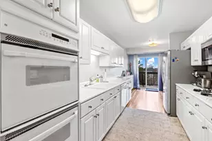 140 Manchester Dr, Buffalo Grove, IL 60089 - Photo 7