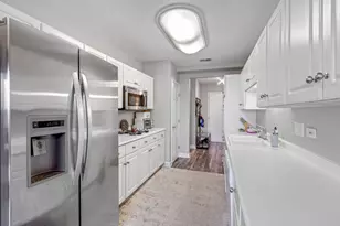 140 Manchester Dr, Buffalo Grove, IL 60089 - Photo 9