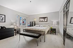 140 Manchester Dr, Buffalo Grove, IL 60089 - Photo 13