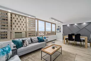 3950 N Lake Shore Dr, Chicago, IL 60613 - Photo 5