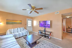 195 Mary Ct, Bartlett, IL 60103 - Photo 5