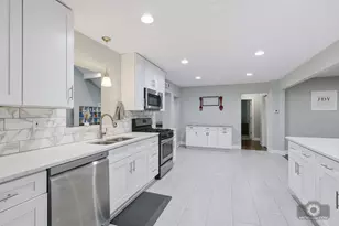 6210 Jody Ln, Tinley Park, IL 60477 - Photo 9