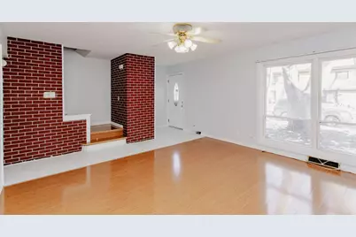 612 Maple Court #612, Mount Prospect, IL 60056 - Photo 3