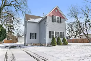 227 2nd St, Crystal Lake, IL 60014 - Photo 3