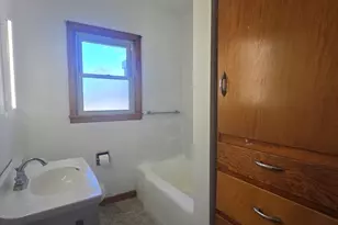 151 E Park St, Chebanse, IL 60922 - Photo 15