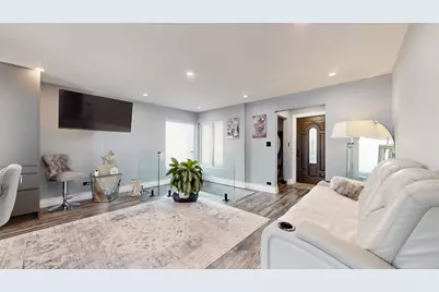 8206 Keeler Avenue, Skokie, IL 60076 - Photo 7