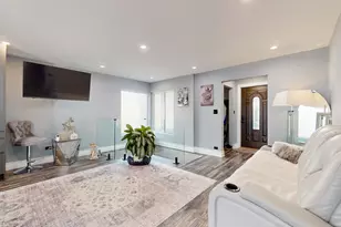 8206 Keeler Ave, Skokie, IL 60076 - Photo 7