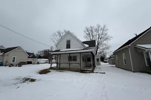 510 N 3rd St, Hoopeston, IL 60942 - Photo 1