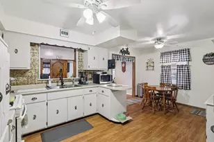 1310 Hosmer St, Joliet, IL 60435 - Photo 3