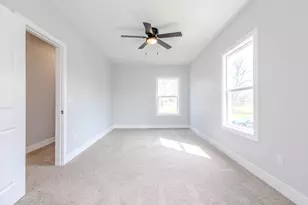 305 Chestnut St, Hudson, IL 61748 - Photo 17